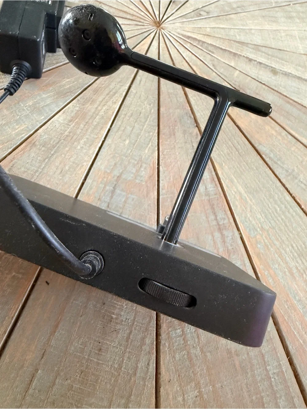 Belkin Valet Charge Dock for charging an iPhone & Apple Watch. Model F8J183